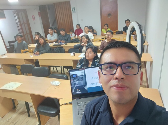 Clase en vivo de FINEDGE