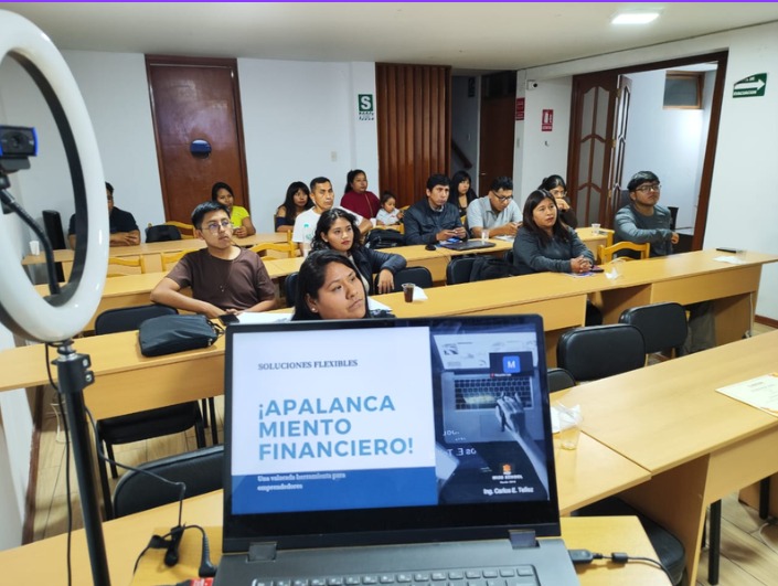 Clase en vivo de FINEDGE